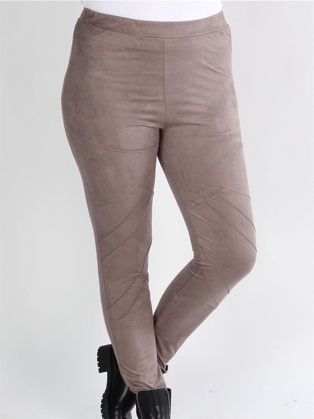 Thia - Svart mocka look leggings med sömnad detaljer på benet
